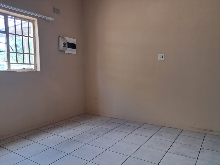 2 Bedroom Property for Sale in Oos Einde North West